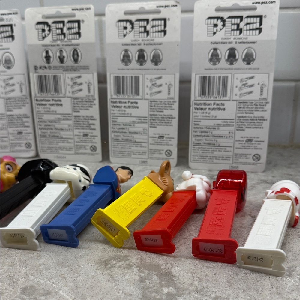 18 PEZ dispensers mix of sealed loose Star Wars, Trolls, Santa, Superman, others - Picture 11 of 13